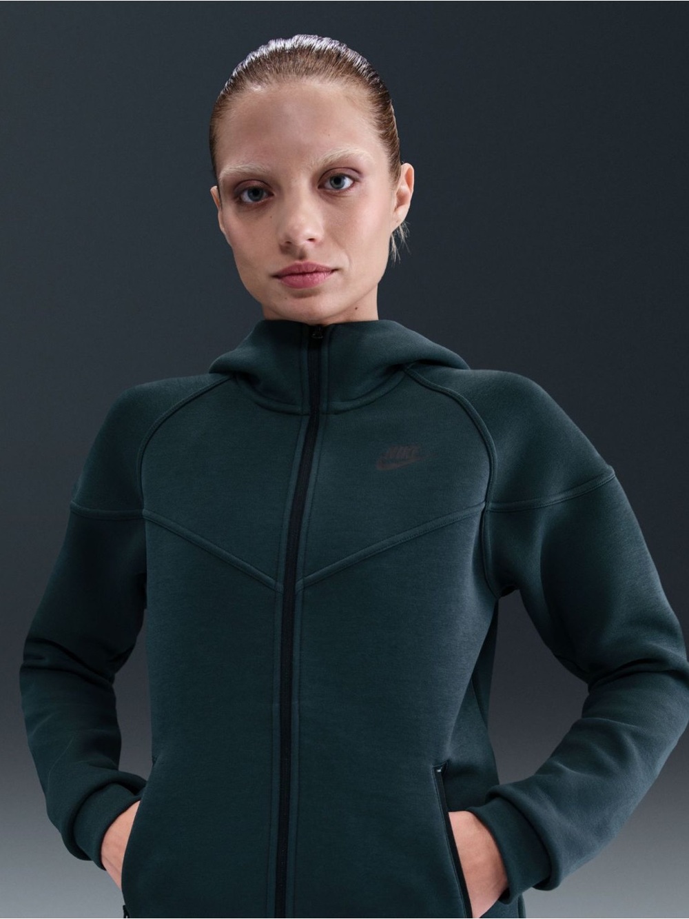 Nike Women's Sportswear Tech Fleece Windrunner Full-Zip Hoodie Seaweed